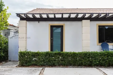 4538 SW 1st Street Miami FL 33134
