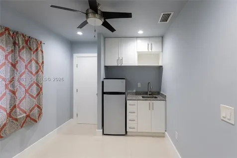 4538 SW 1st Street Miami FL 33134