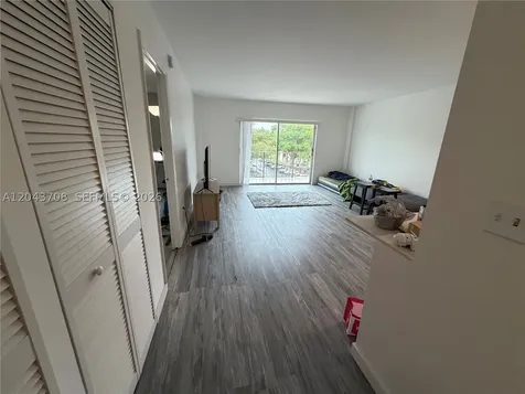 4174 Inverrary Drive Lauderhill FL 33319