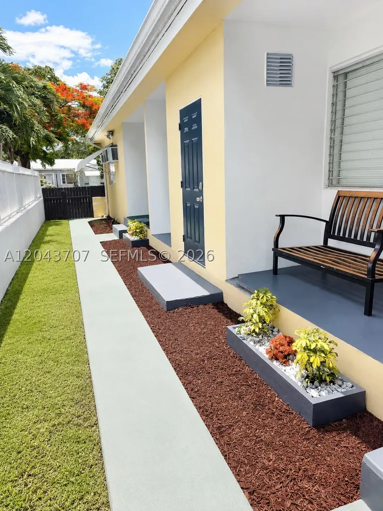 1723 Wiley Street Hollywood FL 33020