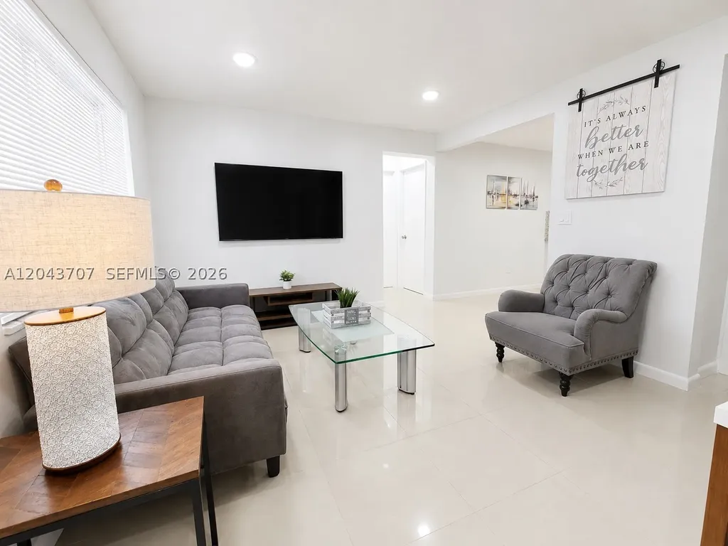 1723 Wiley Street Hollywood FL 33020