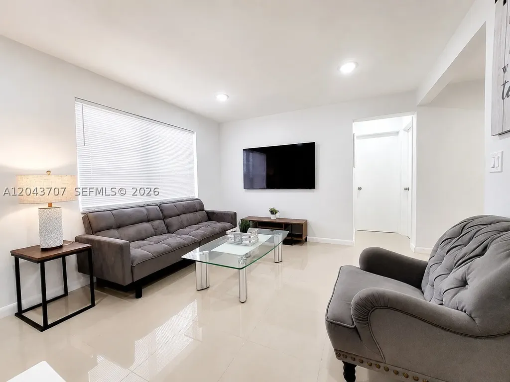 1723 Wiley Street Hollywood FL 33020