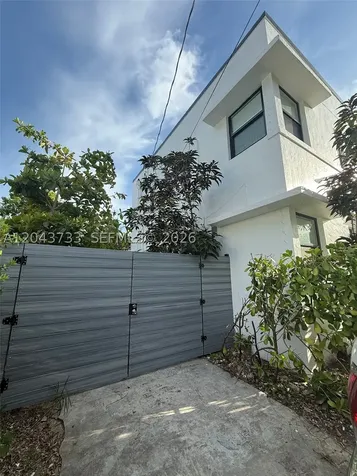 528 NE 70th Street Miami FL 33138