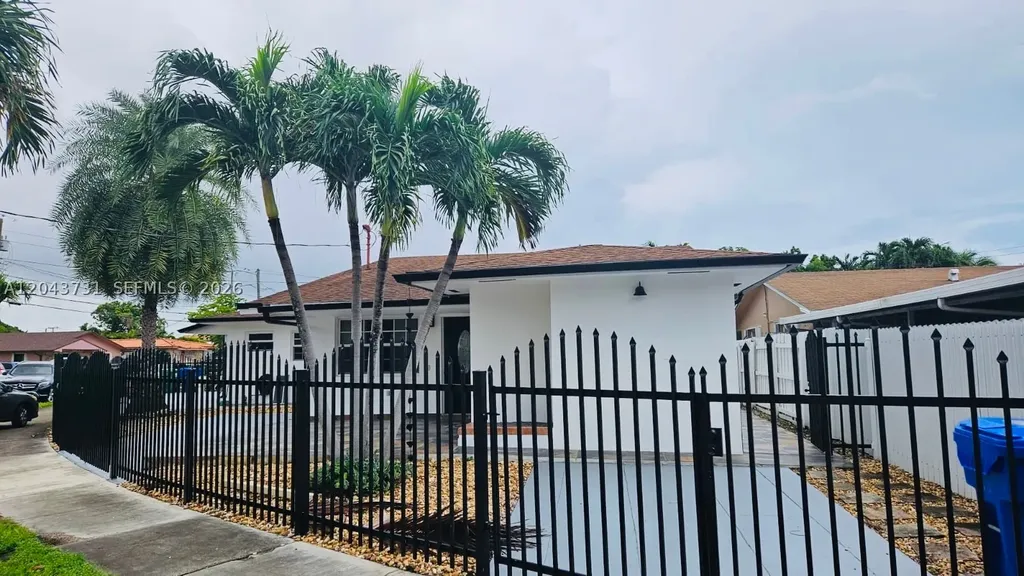 3180 SW 25th Terrace Miami FL 33133