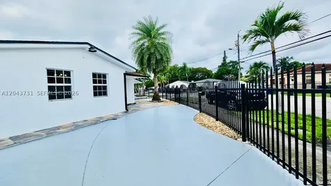3180 SW 25th Terrace Miami FL 33133