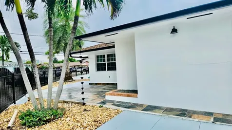3180 SW 25th Terrace Miami FL 33133