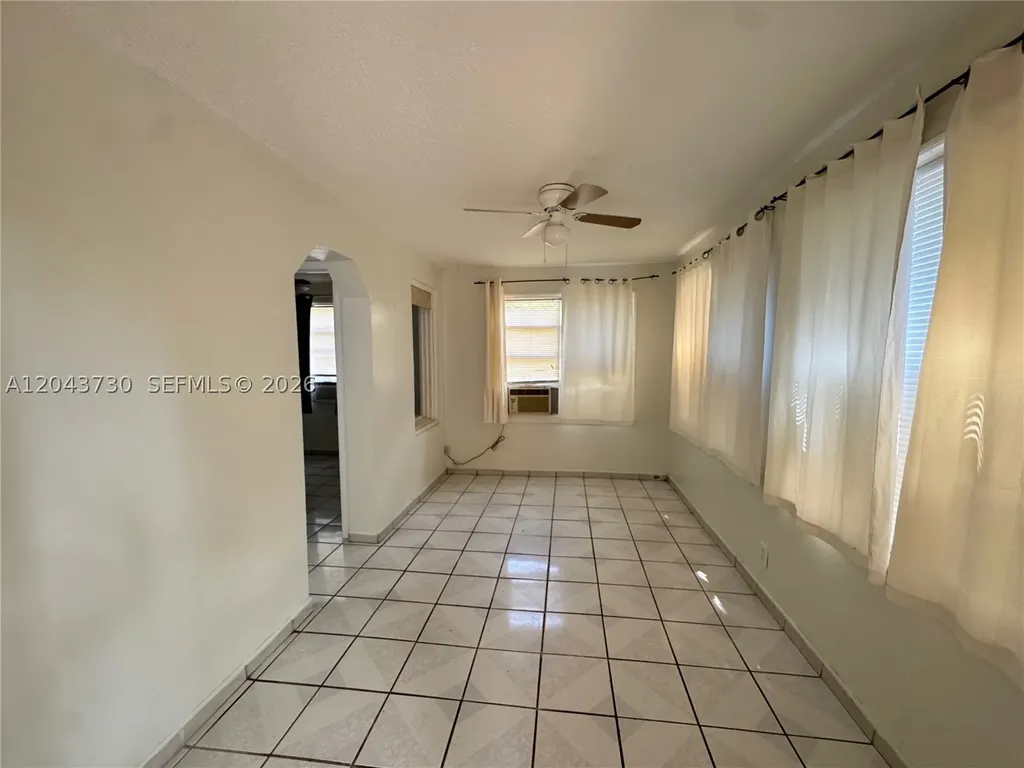 215 Columbus Parkway Hollywood FL 33021