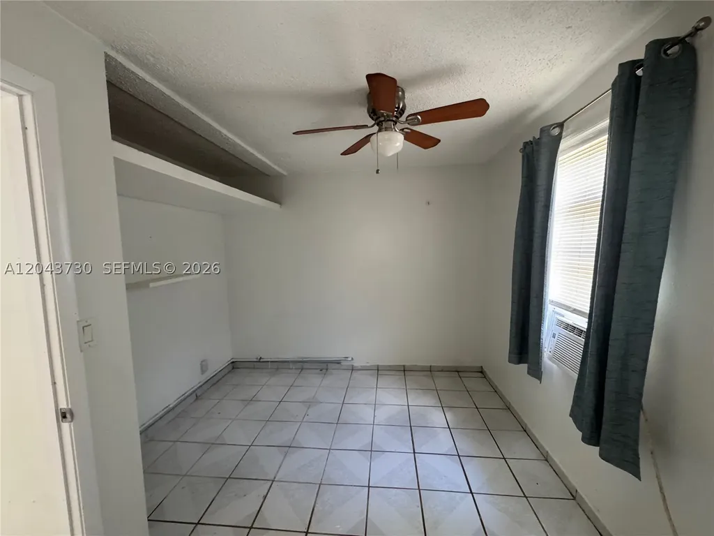 215 Columbus Parkway Hollywood FL 33021
