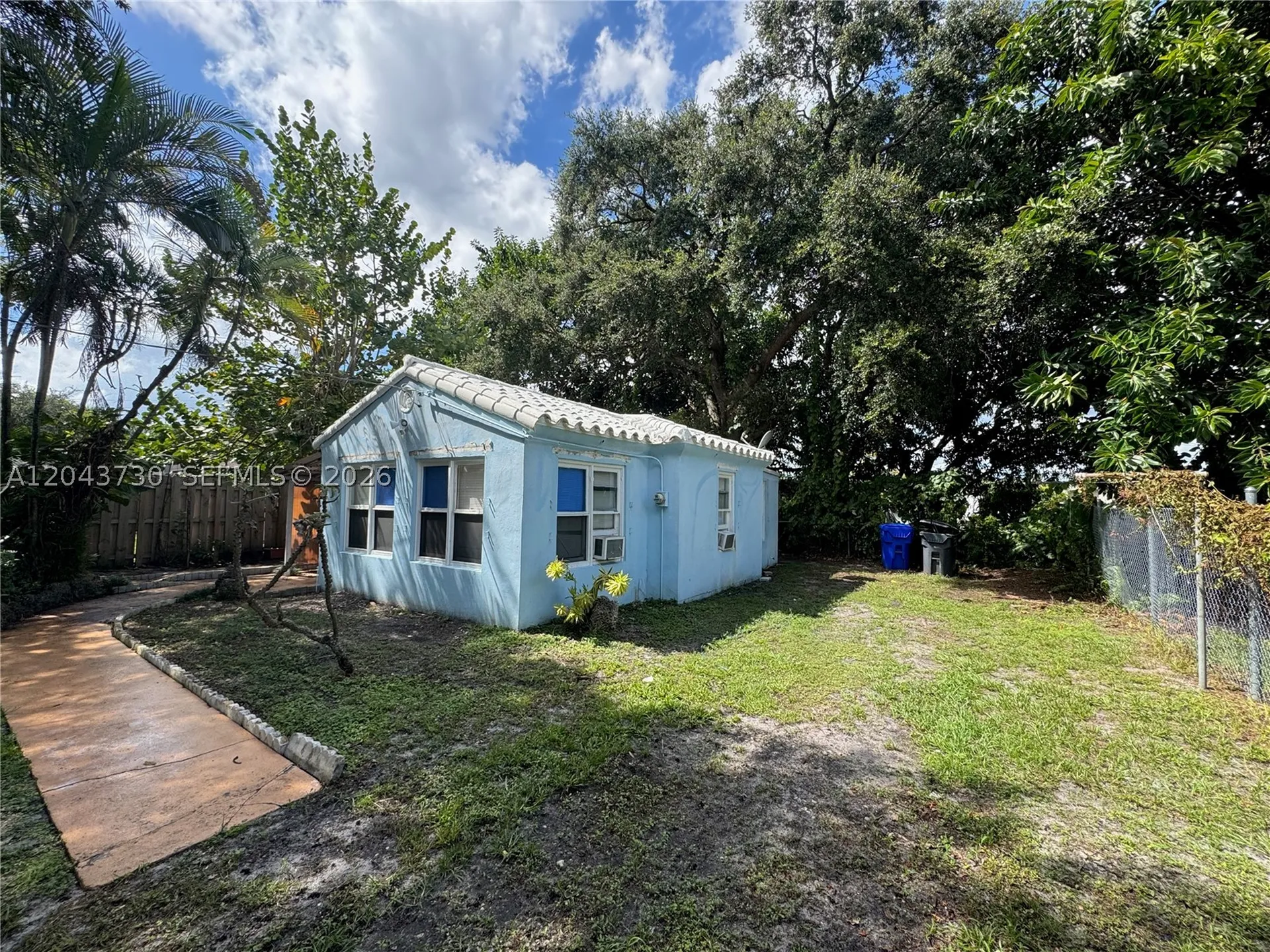 215 Columbus Parkway Hollywood FL 33021