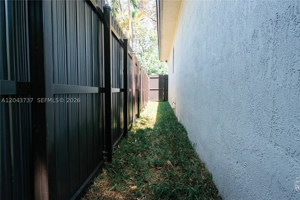2522 NW 9th Place Fort Lauderdale FL 33311
