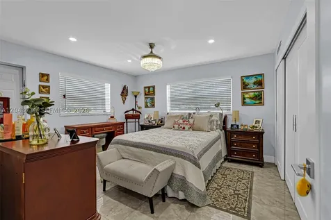 160 NE 8th Avenue Hallandale Beach FL 33009