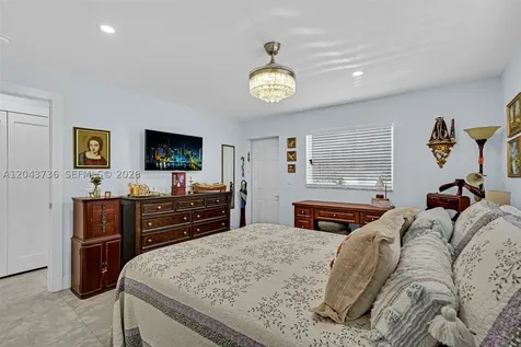 160 NE 8th Avenue Hallandale Beach FL 33009