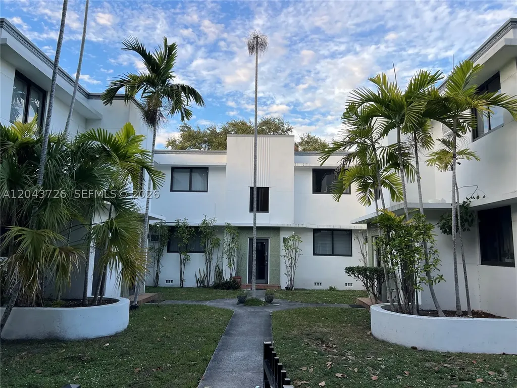 1895 SW 22nd Miami FL 33145