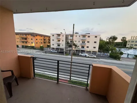 365 NE 125th Street North Miami FL 33161