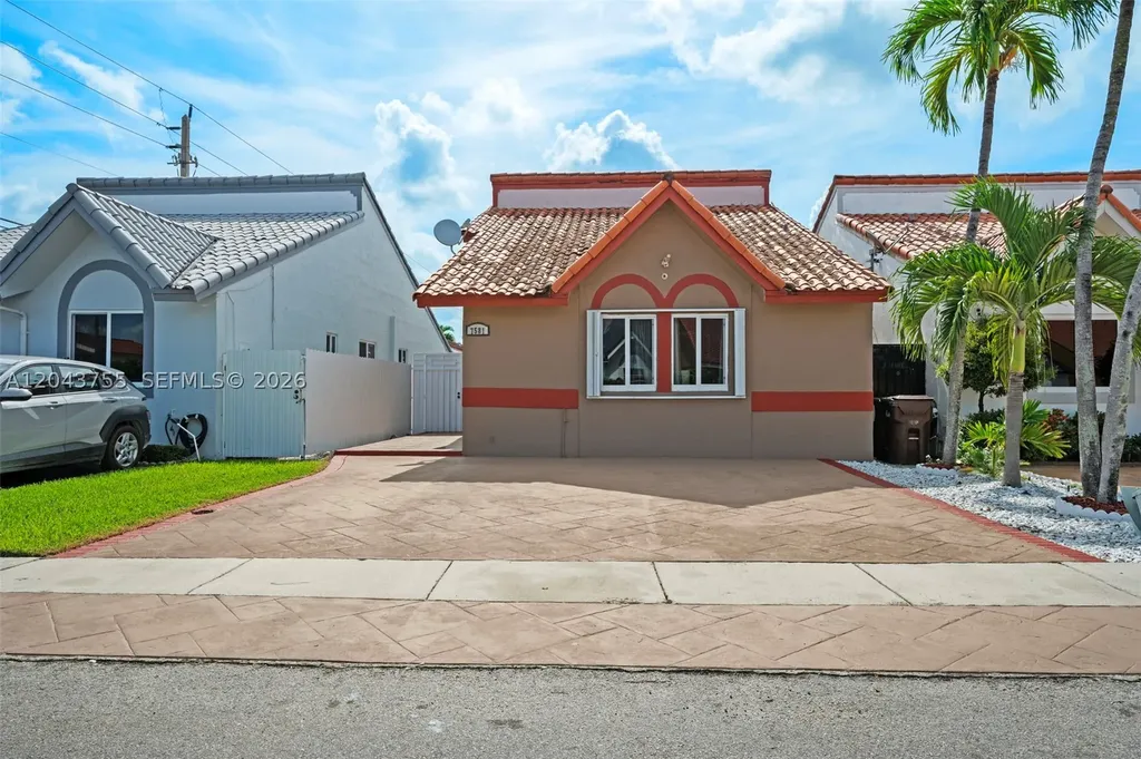 7581 W 29th Way Hialeah FL 33018