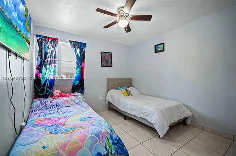 7581 W 29th Way Hialeah FL 33018