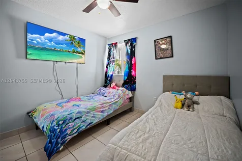 7581 W 29th Way Hialeah FL 33018