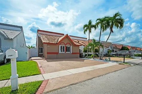 7581 W 29th Way Hialeah FL 33018