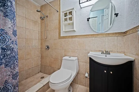 7581 W 29th Way Hialeah FL 33018