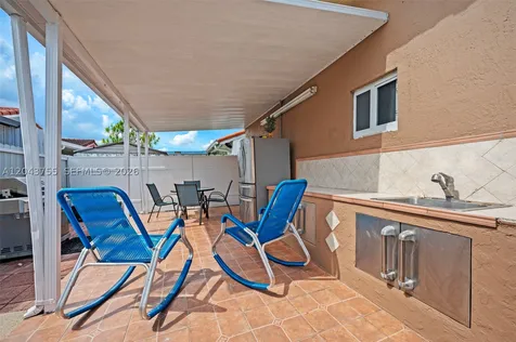 7581 W 29th Way Hialeah FL 33018