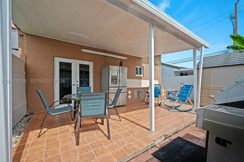 7581 W 29th Way Hialeah FL 33018