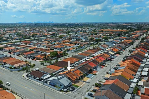 7581 W 29th Way Hialeah FL 33018