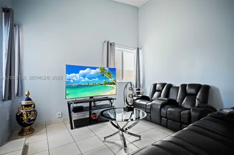 7581 W 29th Way Hialeah FL 33018
