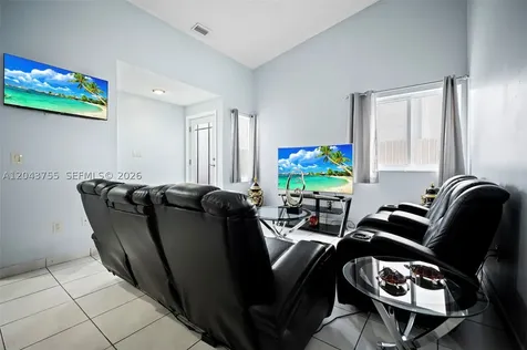 7581 W 29th Way Hialeah FL 33018