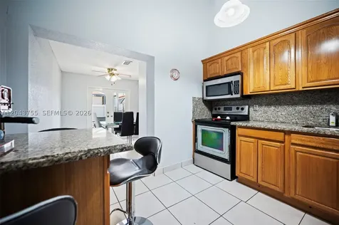 7581 W 29th Way Hialeah FL 33018
