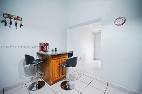 7581 W 29th Way Hialeah FL 33018