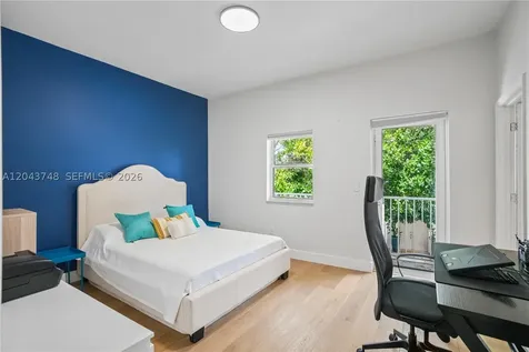 1043 SW 9th Court Miami FL 33130