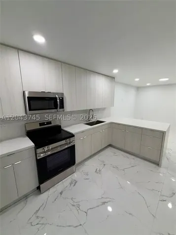 8945 NW 114th Street Hialeah Gardens FL 33018
