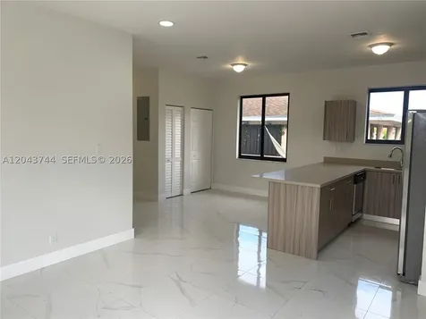 211 NW 7th Court Hallandale Beach FL 33009