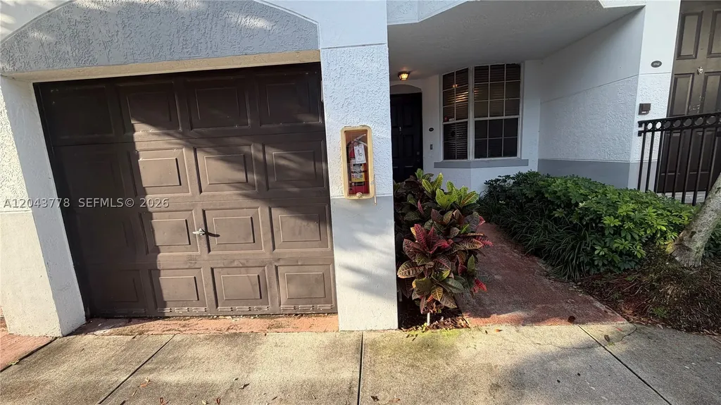 735 SW 148 Avenue Sunrise FL 33325