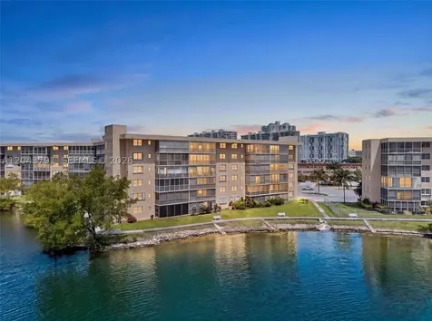 2930 Point East Drive Aventura FL 33160
