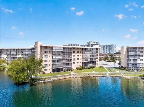 2930 Point East Drive Aventura FL 33160