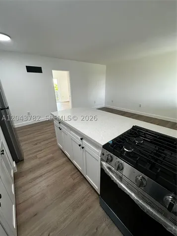 1255 W 49th Place Hialeah FL 33012