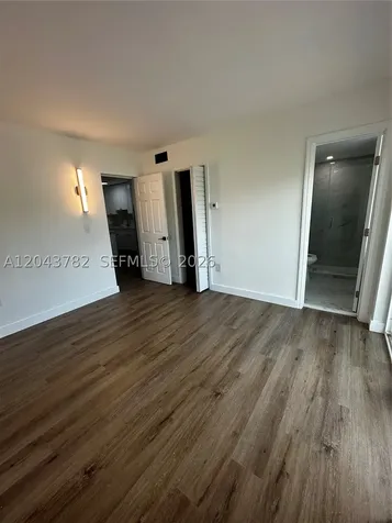 1255 W 49th Place Hialeah FL 33012