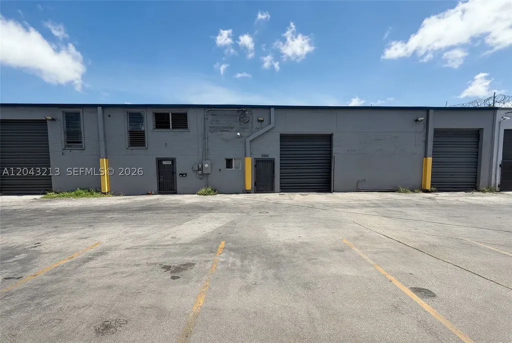 3904 NW 32nd Avenue Miami FL 33142