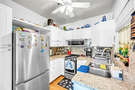 9281 W Bay Harbor Drive Bay Harbor Islands FL 33154