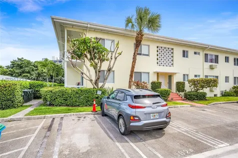 9281 W Bay Harbor Drive Bay Harbor Islands FL 33154