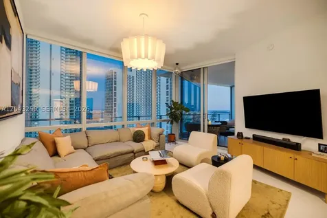 851 NE 1st Avenue Miami FL 33132