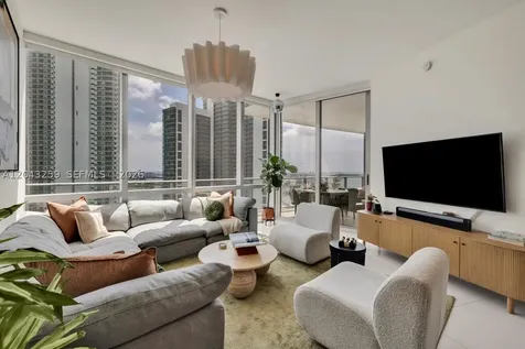 851 NE 1st Avenue Miami FL 33132