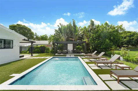 2450 NE 209th Terrace Miami FL 33180