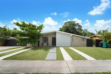 2450 NE 209th Terrace Miami FL 33180