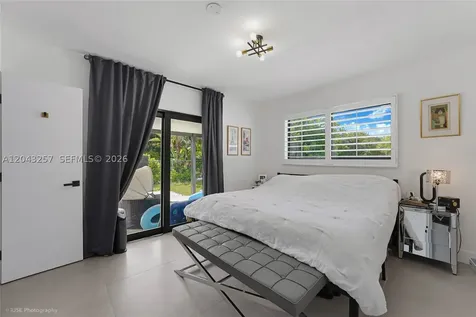 2450 NE 209th Terrace Miami FL 33180