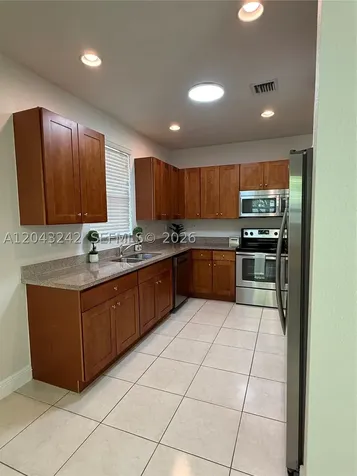 9762 NW 8th Terrace Miami FL 33172