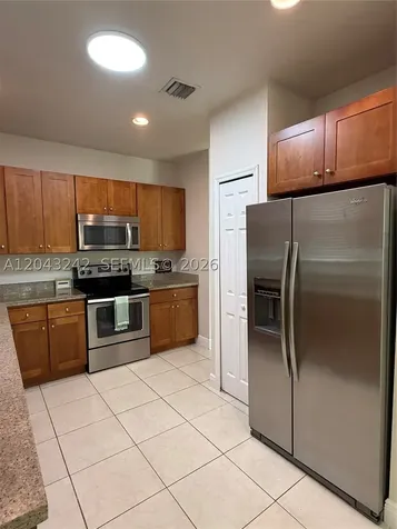 9762 NW 8th Terrace Miami FL 33172