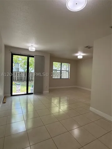 9762 NW 8th Terrace Miami FL 33172