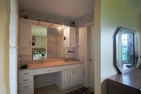 5889 NW 198th Terrace Hialeah FL 33015